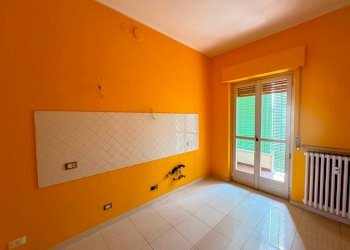 Stanza non arredata - Quadrilocale Cuneo (zona Donatello) - foto 6