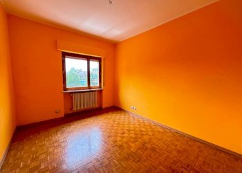 Stanza non arredata - Quadrilocale Cuneo (zona Donatello) - foto 8