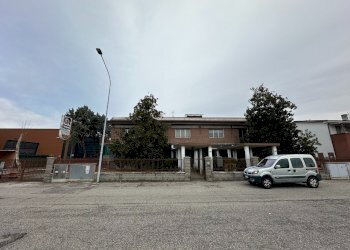 Capannone Calderara di Reno - foto 1