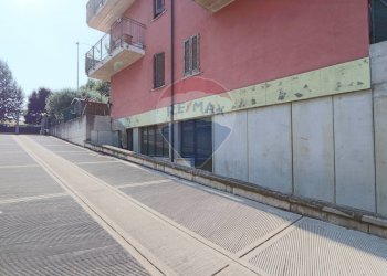 Warehouse Via Casolini, 27
Terno d'Isola, Terno d'Isola - photo 2