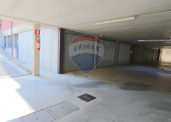 Warehouse Via Casolini, 27
Terno d'Isola, Terno d'Isola - photo 3