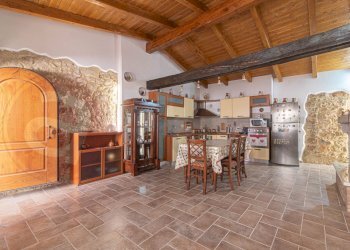 Stable - Palace Via Dell'Archetto, Prossedi - photo 1