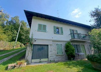 Facciata - Villa via Sant'Antonio, 19, Castelveccana - foto 3