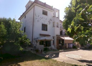 facciata - Villa via Belvedere, 51, Anzio - foto 2