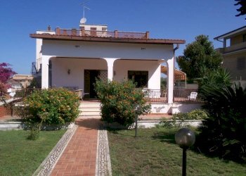 facciata - Villa via Belvedere, 51, Anzio - foto 6