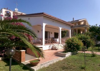 facciata - Villa via Belvedere, 51, Anzio - foto 8