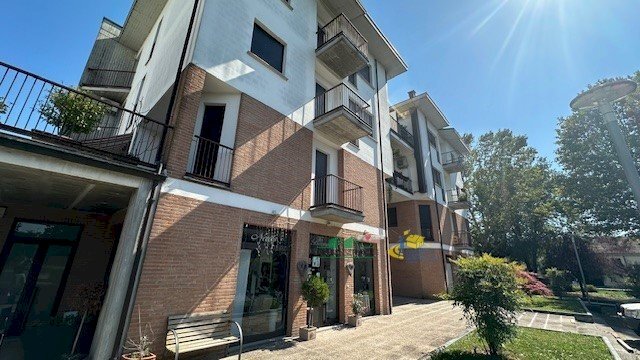 30.jpg - Commercial Premises Piazza Borsellino e Falcone 4, Salsomaggiore Terme - photo 3