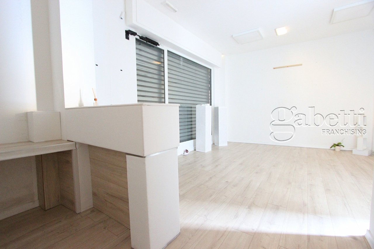 negozio - Commercial Premises Viale Villoresi, Nerviano - photo 2