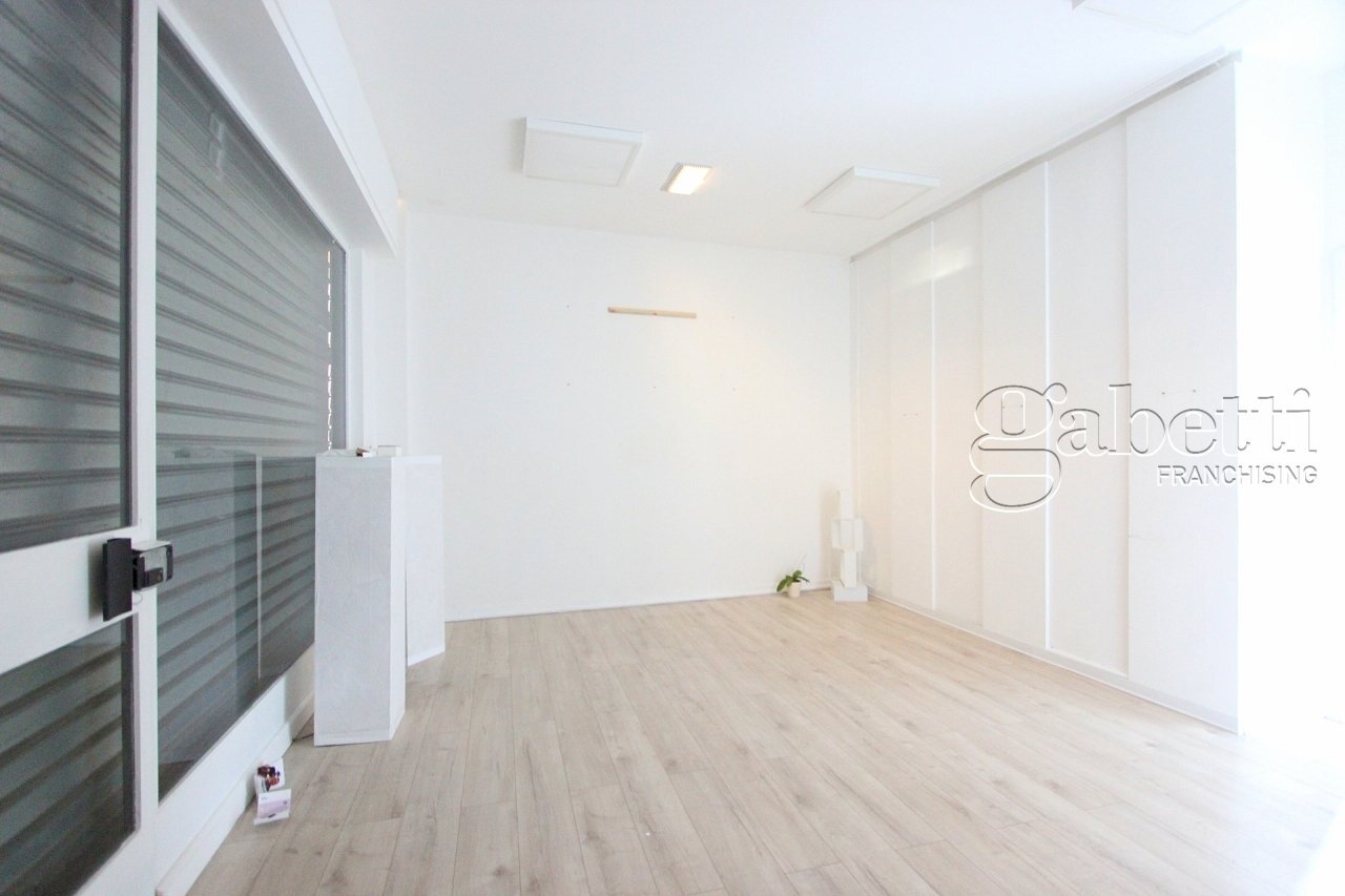 negozio - Commercial Premises Viale Villoresi, Nerviano - photo 3