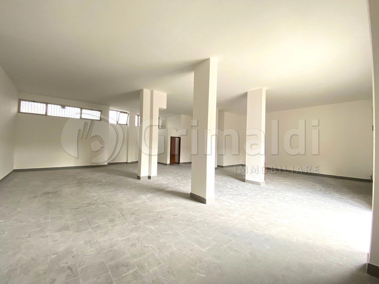 3.jpg - Locale Commerciale Giugliano in Campania - foto 2