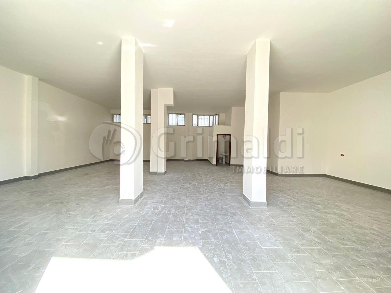 4.jpg - Locale Commerciale Giugliano in Campania - foto 3