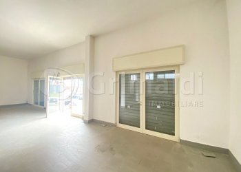 8.jpg - Locale Commerciale Giugliano in Campania - foto 5