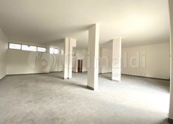 3.jpg - Locale Commerciale Giugliano in Campania - foto 2