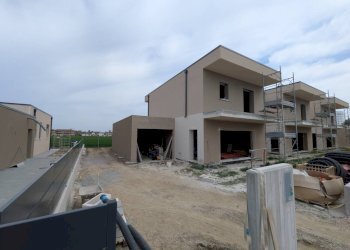 Casa indipendente Cento - foto 1