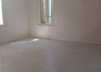 Stanza non arredata - Two-room apartment via Felice Cavallotti, Carpi - photo 3