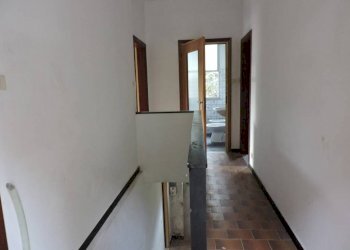 scala di accesso al paino terra - Rustico via Provinciale 24, Lumarzo - foto 7