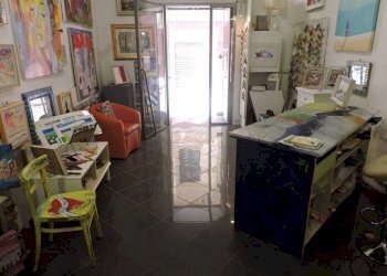 interno locale - Negozio via Pietro Cristofoli, 5r, Genova (zona Sampierdarena) - foto 9