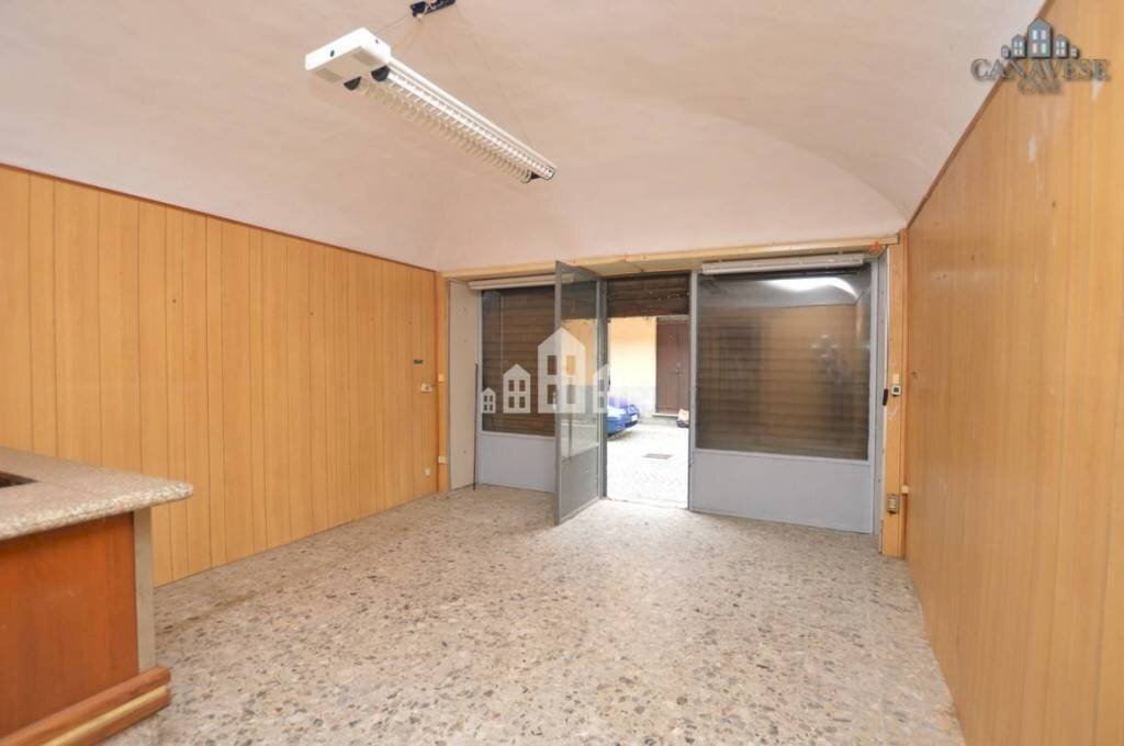 Interno non residenziale - Negozio via Mazzini, 33, Montalto Dora - foto 2