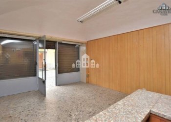 Interno non residenziale - Negozio via Mazzini, 33, Montalto Dora - foto 3