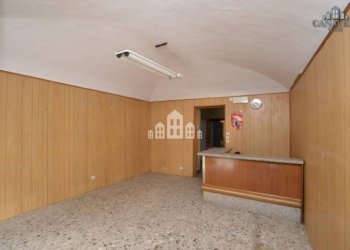 Interno non residenziale - Negozio via Mazzini, 33, Montalto Dora - foto 4