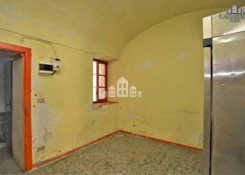 Interno non residenziale - Negozio via Mazzini, 33, Montalto Dora - foto 5