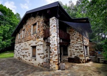 Facciata - Casa indipendente Regione Issoglio, snc, Rueglio - foto 10