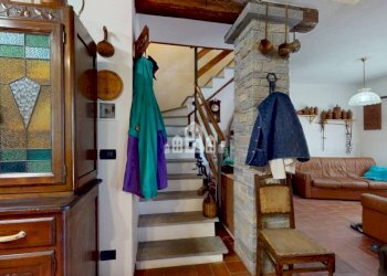 Vano scala - Casa indipendente Regione Issoglio, snc, Rueglio - foto 23