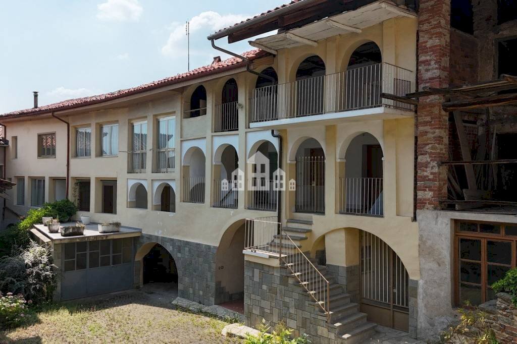 Facciata - Independent house via Umberto I, 20, Val di Chy - photo 1