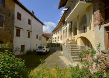 Facciata - Casa indipendente via Umberto I, 20, Val di Chy - foto 3