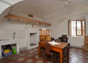 Locale - Casa indipendente via Umberto I, 20, Val di Chy - foto 8