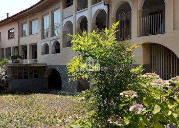 Facciata - Casa indipendente via Umberto I, 20, Val di Chy - foto 3