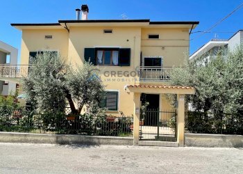 Villa Bifamiliare Via De Gasperi, Nereto - foto 1