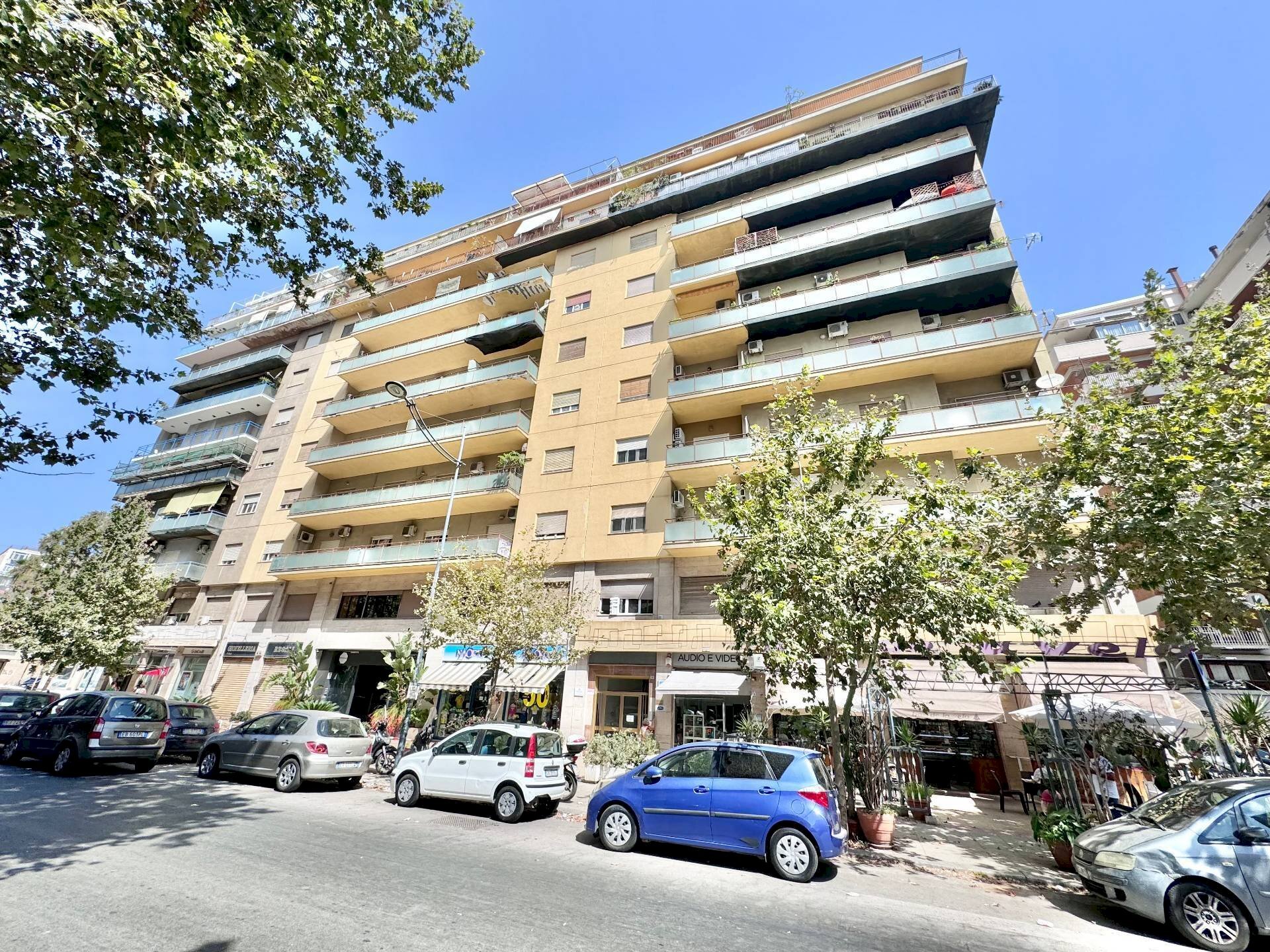 Two-room apartment Via Dei Cantieri, Palermo - photo 1