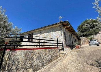Single Family Villa via Eva Peron, Monreale - photo 1