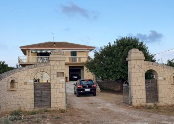 20220714_183929_compress2.jpg - Villa Strada Provinciale 40, Scicli - foto 2