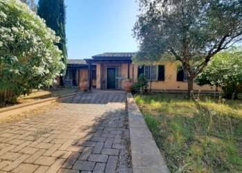 photo_5812084285253992716_y.jpg - Casa indipendente Via Sin le Noble, Cecina - foto 1