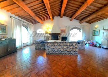 photo_5812084285253992714_y.jpg - Casa indipendente Via Sin le Noble, Cecina - foto 4