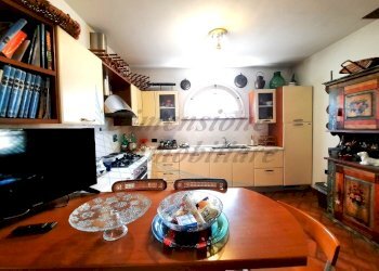 photo_5812084285253992701_y.jpg - Casa indipendente Via Sin le Noble, Cecina - foto 12