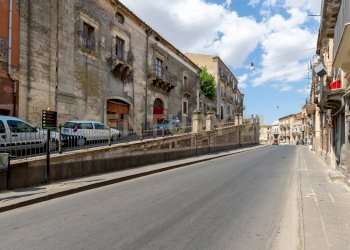 Verga Vizzini (1).jpg - Casa indipendente Via Roma 68, Vizzini - foto 17