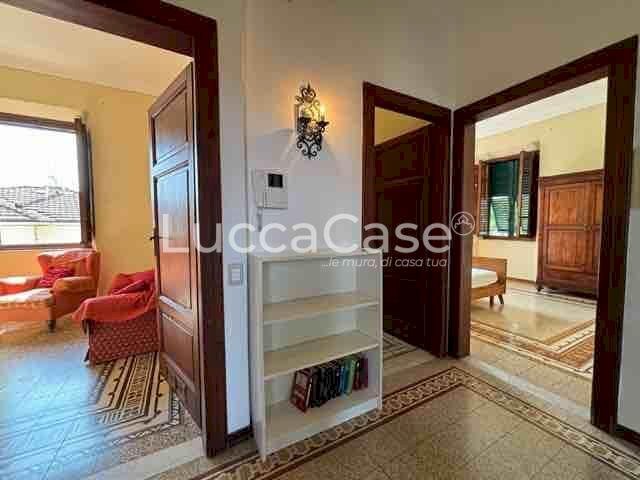Villa Lucca (neighborhood San Donato) - photo 1