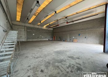 Capannone Crescentino - foto 1