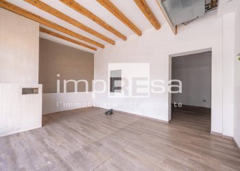 Negozio via Bertolini, Montebelluna - foto 2