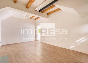 Negozio via Bertolini, Montebelluna - foto 11