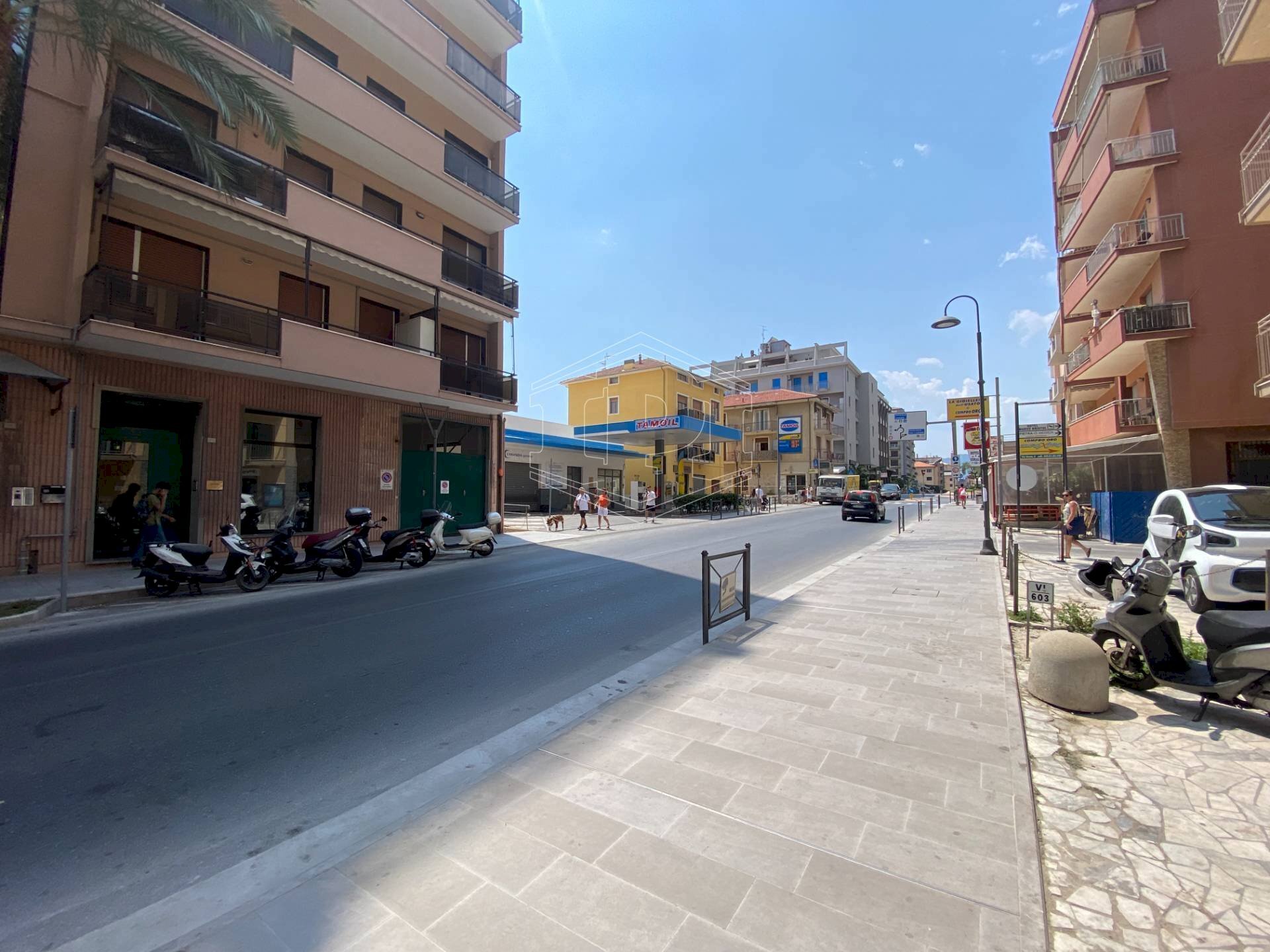 Locale Commerciale Corso Italia, Pietra Ligure - foto 2