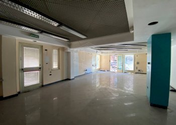 Locale Commerciale Corso Italia, Pietra Ligure - foto 4