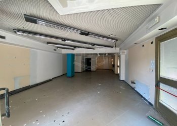 Locale Commerciale Corso Italia, Pietra Ligure - foto 7