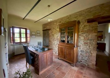 Stanza arredata - Rustico Dogliani - foto 9