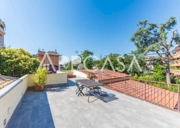 Terrazzo - Trilocale via Feltre, 19, Roma - foto 1