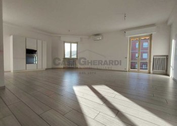 WhatsApp Image 2025-11-26 at 15.45.09 (1).jpeg - Trilocale Via Giotto 6, Ponte San Pietro - foto 18