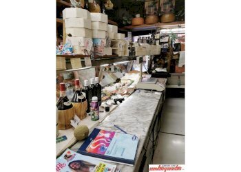 Negozio Bologna (zona Centro Storico) - foto 10